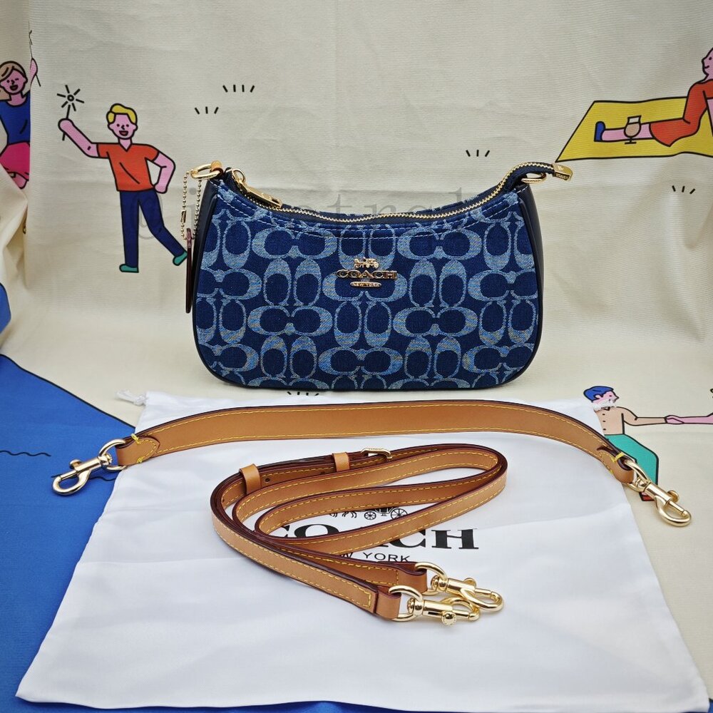 🎶🎶Coach Teri Shoulder Bag In Signature Denim